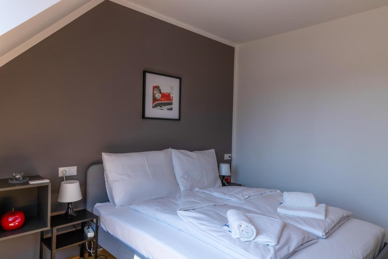 Maureen Lovely 2 Bedroom Unit With Community Pool Bécs Kültér fotó